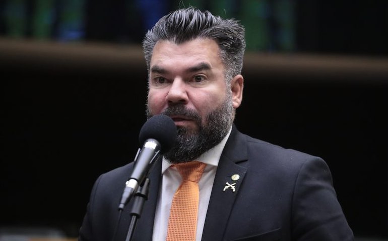 Projeto suspende norma que acabou com benefício tributário para inversor fotovoltaico