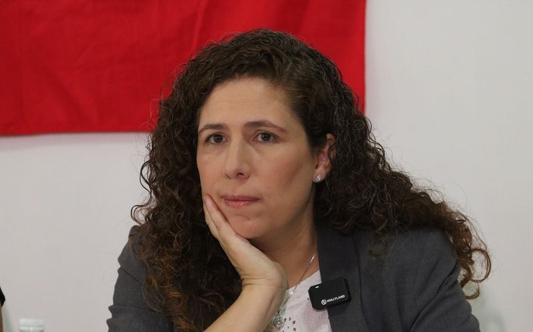 Governo tenta conciliar reajustes de servidores, diz ministra