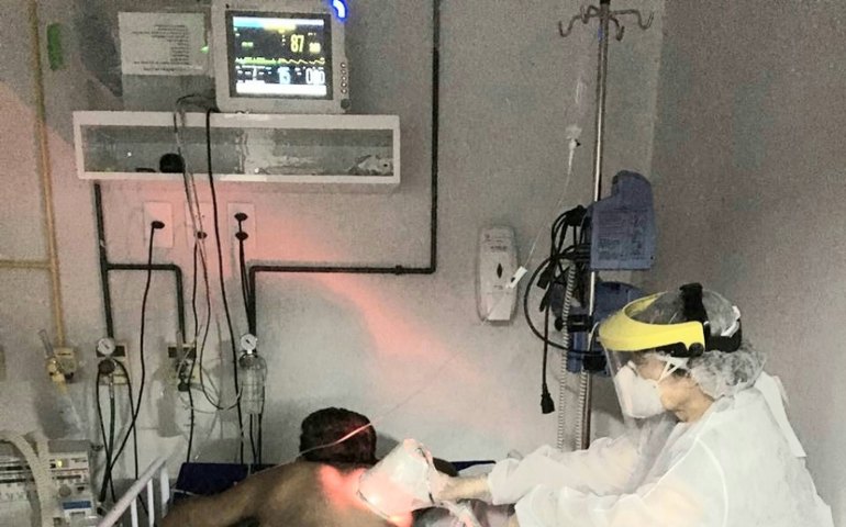 Hospital de Emergência do Agreste adota terapia a laser no tratamento da Covid-19
