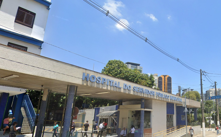 Hospital do Servidor Público de SP fecha maternidade e servidoras se acorrentam em protesto