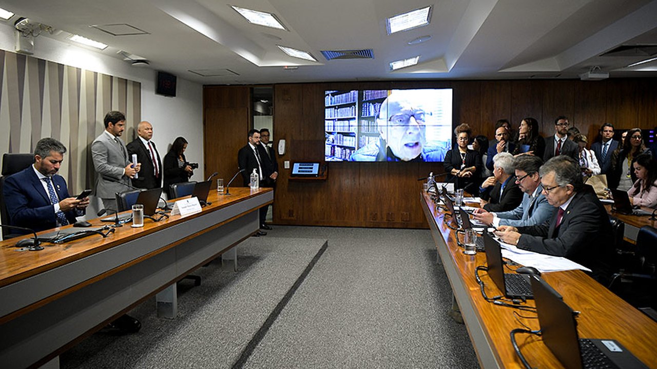 CI debaterá nova Lei do Trabalho Rural e transporte aéreo na Amazônia