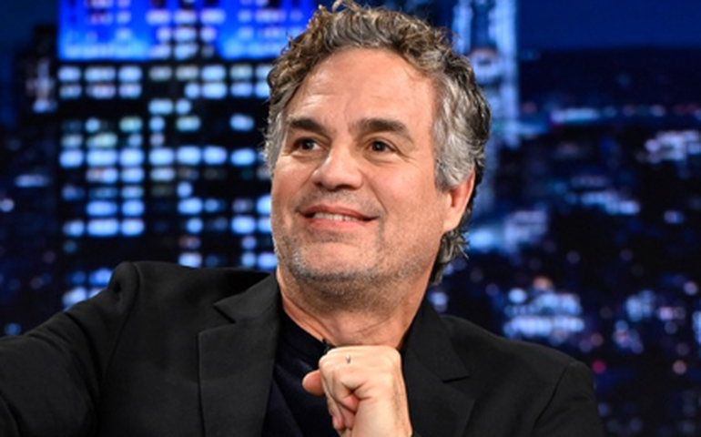 Mark Ruffalo relembra desolação após perder melhor amigo e conta como aprendeu a lidar com a depressão