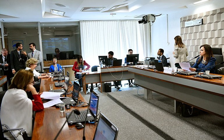 Comissão de Educação aprova criação de Conselhos Escolares