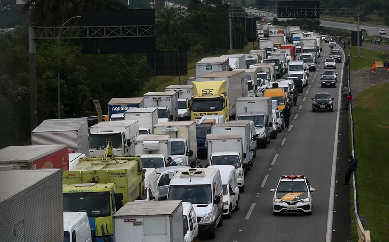 Paralisação nacional de caminhoneiros, prevista para esta quinta-feira, reúne pautas trabalhistas
