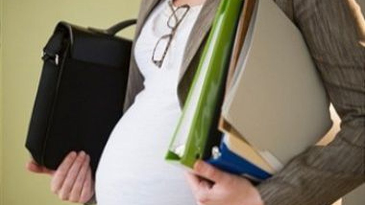 Lei garante estabilidade para gestantes que cumprem aviso prévio