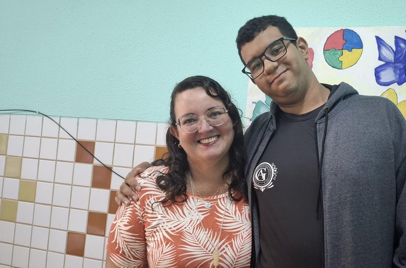 Entre panelas, quadros e corações: mães que educam dentro e fora de casa