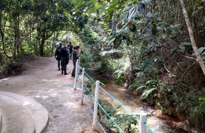 Órgãos ambientais fecham acessos ao Banho da Geladeira