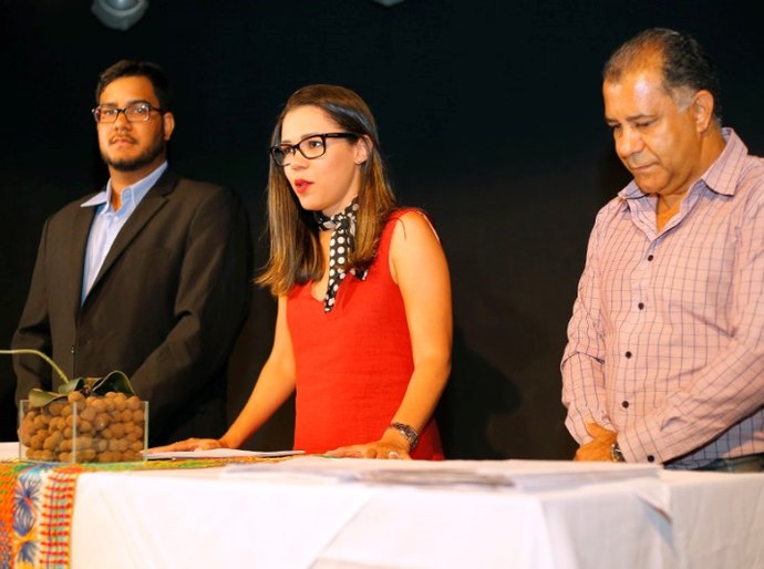 Casamento coletivo oficializa a união de 51 casais hétero e homoafetivos
