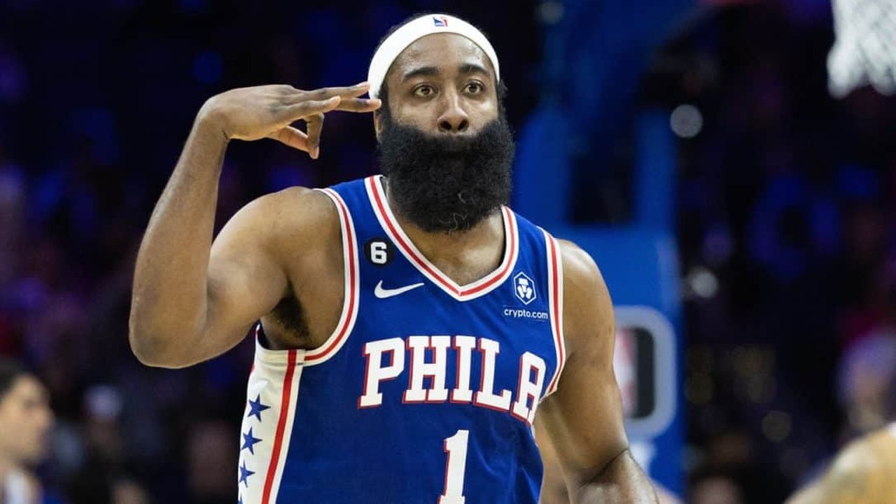 Harden se reencontra com o amigo Westbrook e formará trio de estrelas com Leonard e George