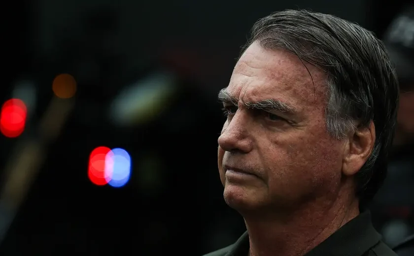 Moraes autoriza Bolsonaro a receber atendimento médico em casa