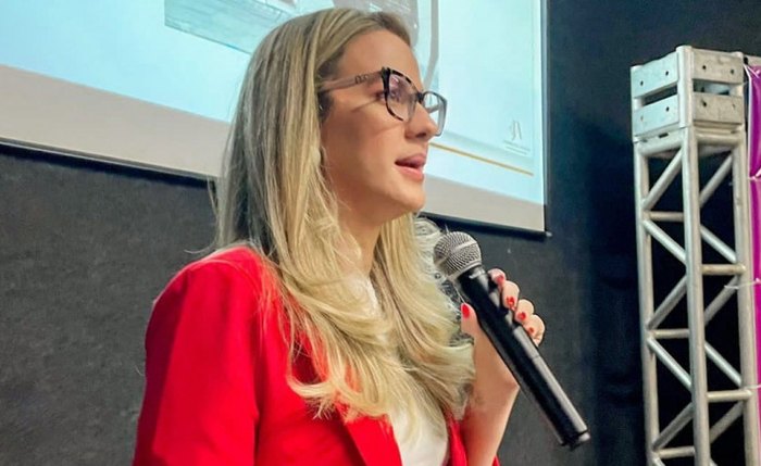 A consultora Jackeline Araújo vai abordar os cinco pilares do varejo de moda e o comportamento do consumidor no pós-pandemia