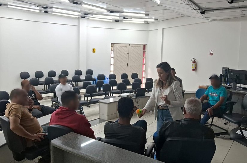 Comarca de Feira Grande realiza grupos reflexivos para autores de violência doméstica