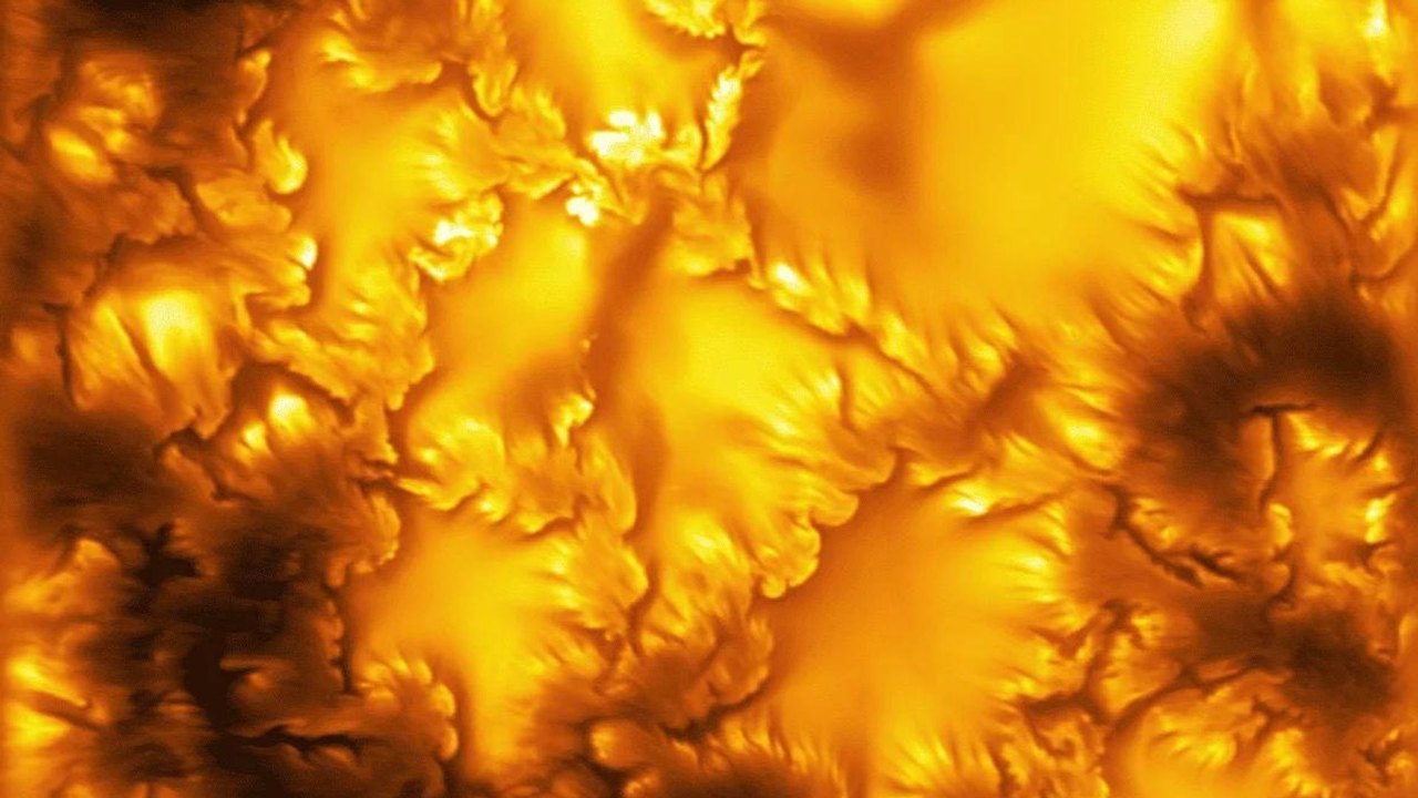 Cientistas registram pela primeira vez pequenos redemoinhos na superfície visível do Sol