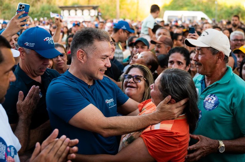 Renan Filho anuncia centro de hemodiálise durante Caravana em Santana do Mundaú