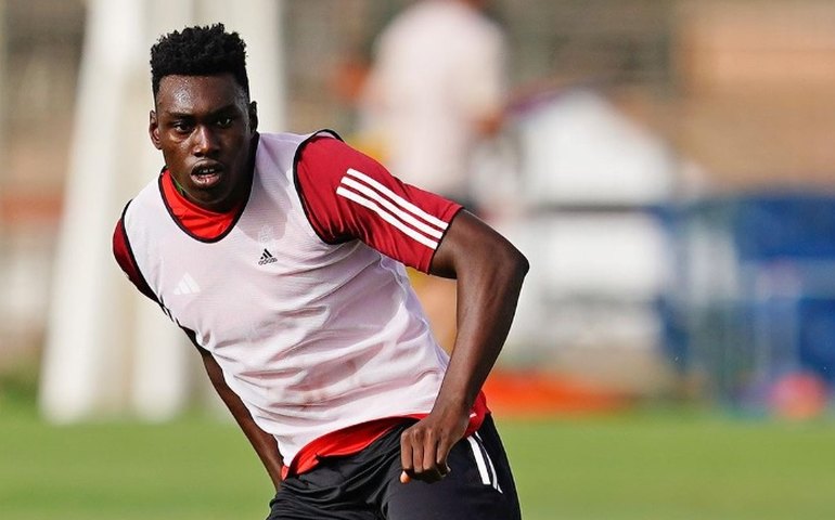 Jogador da Espanha é vítima de racismo após vaga na final do futebol em Paris-2024