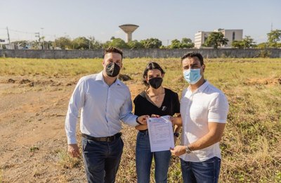 JHC entrega alvará à empresa LOG para gerar mais de mil empregos na capital