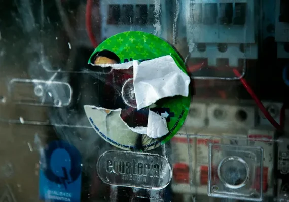 Propaganda Eleitoral em Postes Pode Gerar Multa de até R$ 8 Mil