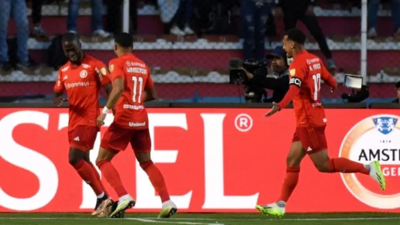 Internacional vence Bolívar em La Paz e se aproxima da vaga à semifinal da Libertadores