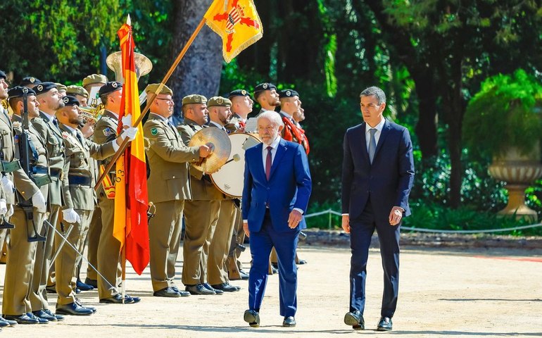 Lula alerta sobre risco de bets e big techs para famílias e democracia