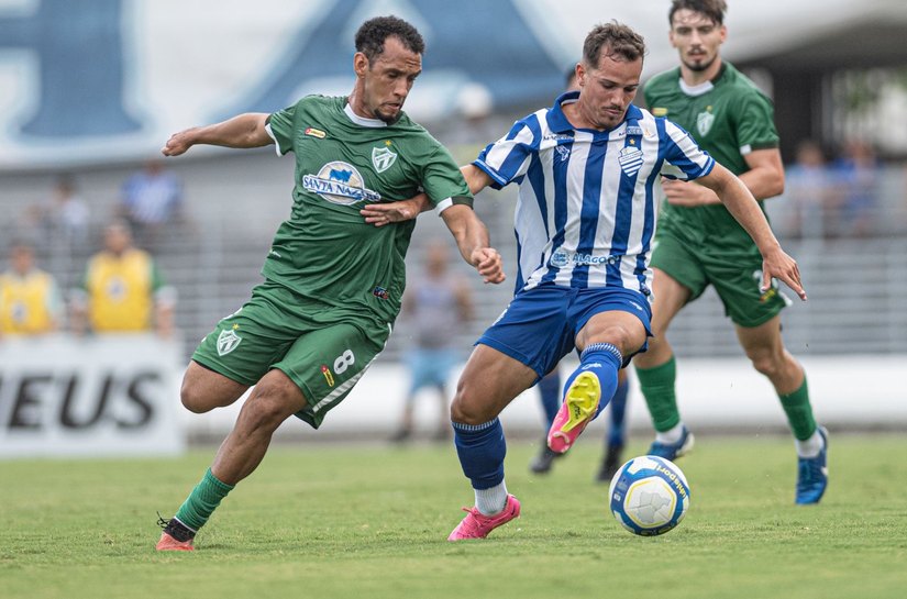 Com gols de de Tiago Marques, CSA vence Murici por 2 a 0