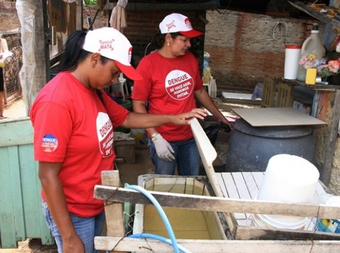Técnicos da Sesau fazem ação de combate ao Aedes aegypti