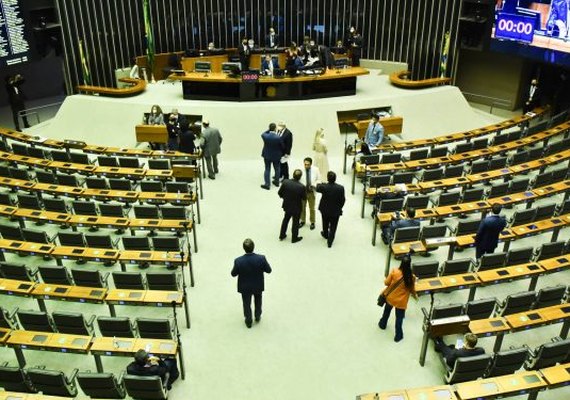 Deputados querem dificultar buscas da PF feitas contra parlamentares