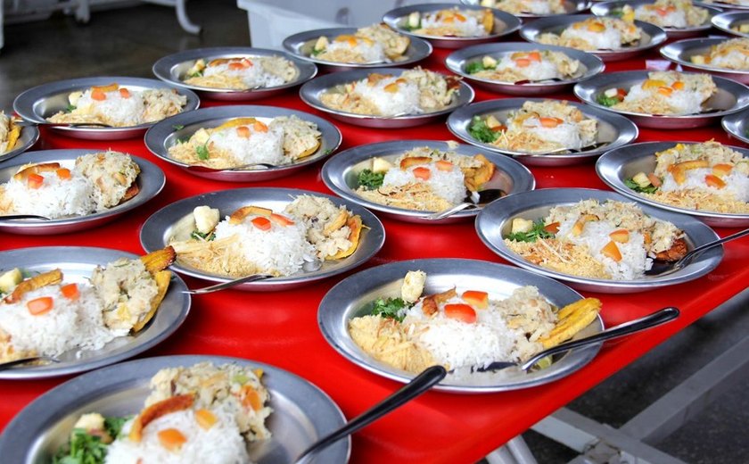 Governo vai comprar perecíveis que iriam para EUA, diz ministro