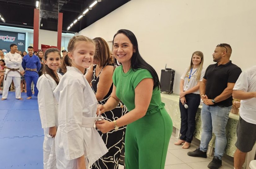 Arapiraca entrega faixas de judô aos atletas iniciantes das Academias da Saúde