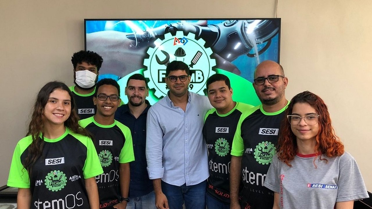 Sedetur recebe equipe de robótica do Sesi Alagoas