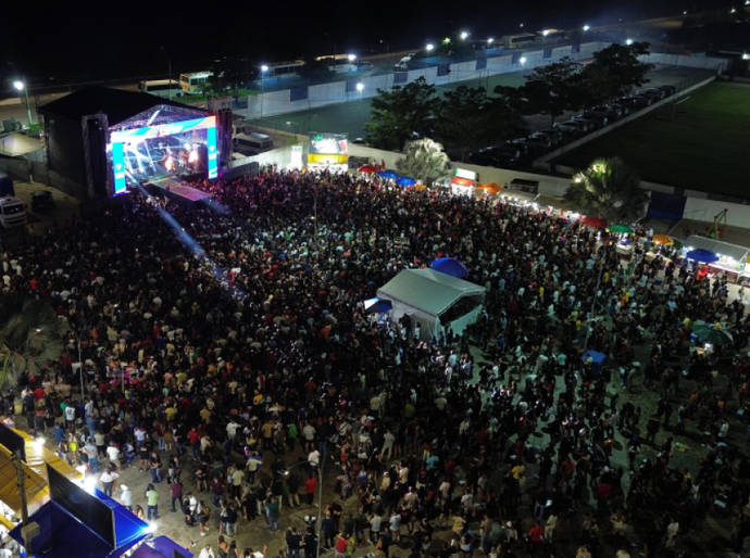 Festa de 65 Anos de Campo Alegre reúne milhares de pessoas para os shows de Theuzinho, Léo Foguete e Matheus Pereira