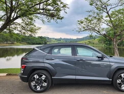 Hyundai KONA Híbrido está mais seguro, amplo e conectado na linha 2026 - Sérgio Dias (19).jpeg 
