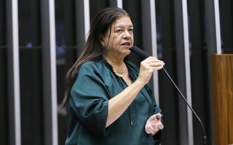 Comissão aprova ampliação do direito a cirurgia reparadora de mama pelo SUS