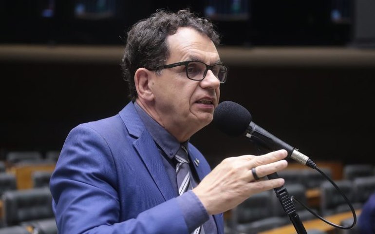 Comissão aprova projeto que assegura atendimento fisioterapêutico a pessoas idosas no SUS