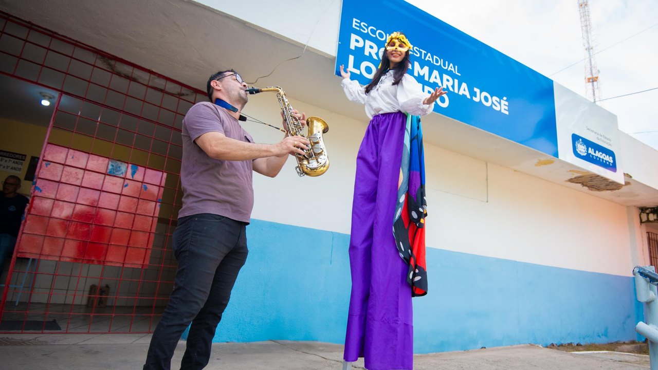 Acolhimento especial marca volta às aulas nas escolas da rede estadual