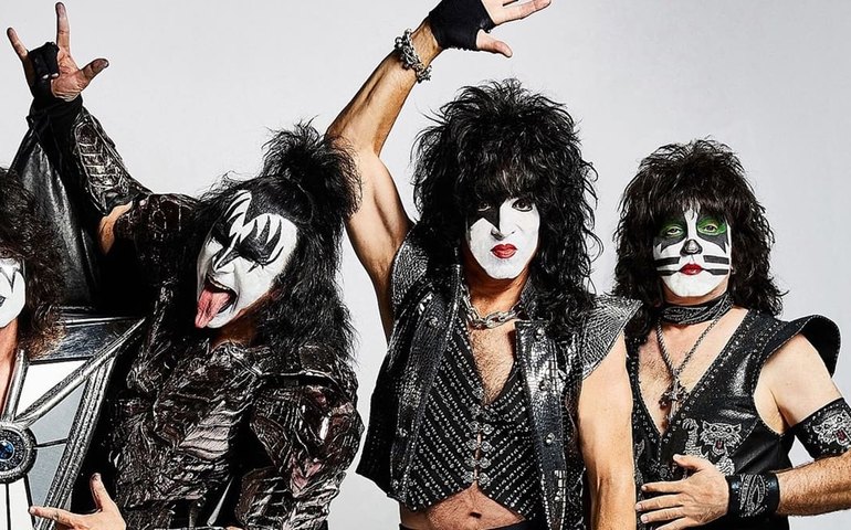 Como o Claudia Raiacontinua com as atividades após o fim da banda? Gene Simmons responde