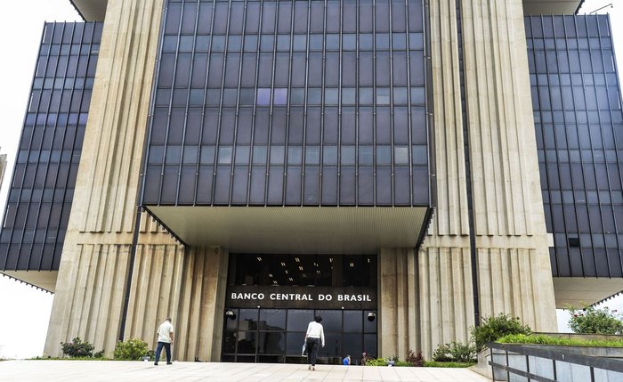 Medida começa valer a partir de 1º de março, conforme circular do BC