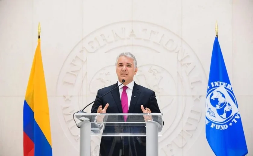 Tribunal determina prisão do presidente da Colômbia