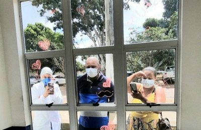Projeto Janela da Vida faz homenagem aos pais em tratamento da Covid-19