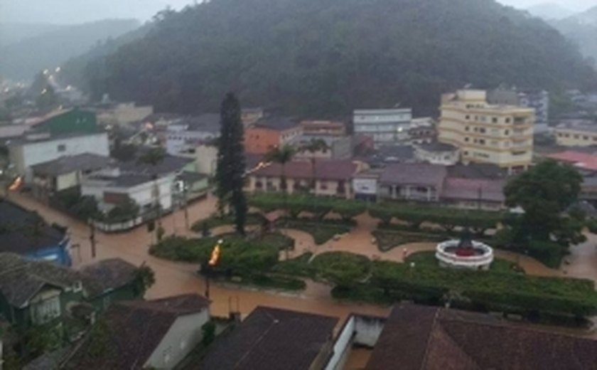 Dilma visita região afetada pela chuva no Espírito Santo