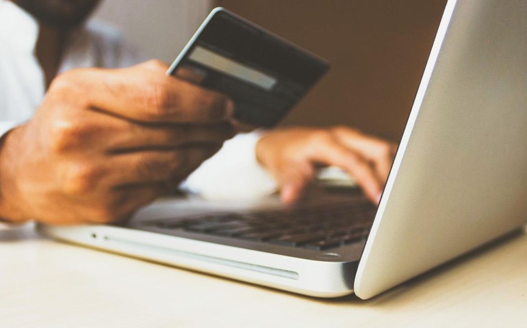 Chefe do Tesouro dos EUA considera readmissão da Rússia ao SWIFT como parte do acordo do mar Negro