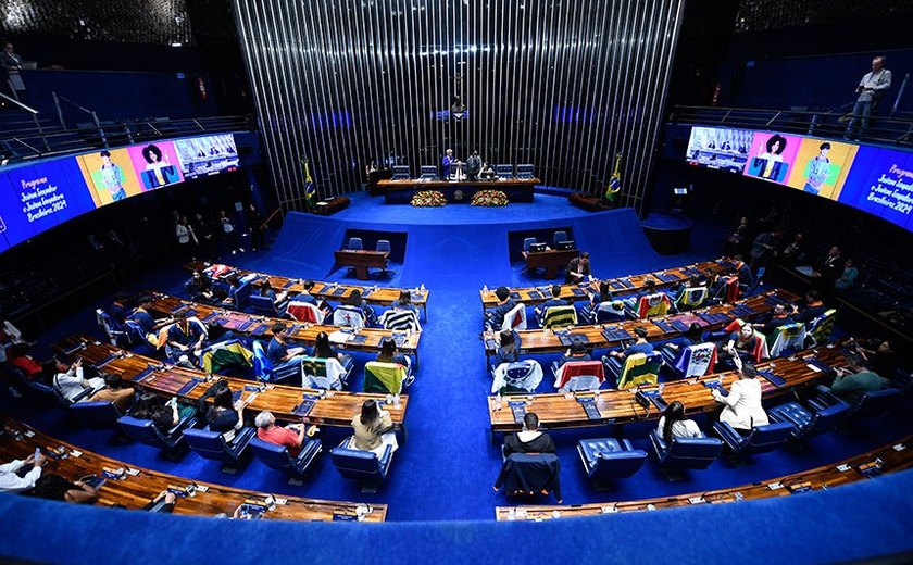 Jovens Senadores de 2024 tomam posse e iniciam atividades