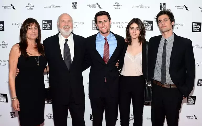 Sangue é encontrado em quarto de hotel de filho de Rob Reiner, diz mídia