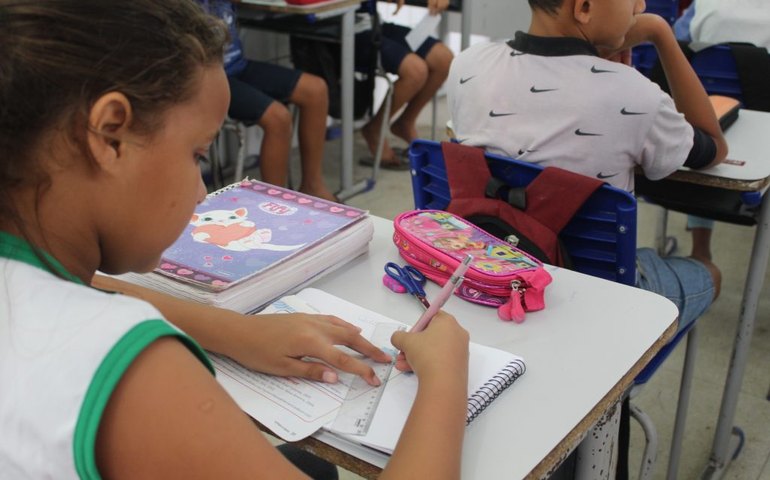 Educação cria guia com orientações para ensino fundamental híbrido na rede