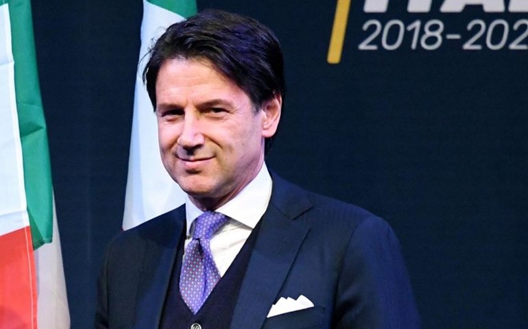 Ministro da Itália anuncia decisão sobre retorno do futebol nos próximos dias