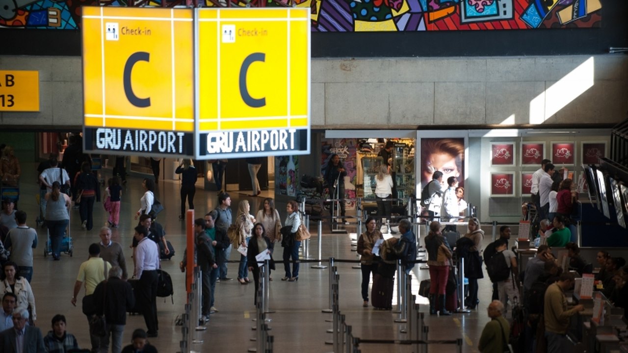 Finados: 2 milhões de passageiros devem passar por aeroportos do país