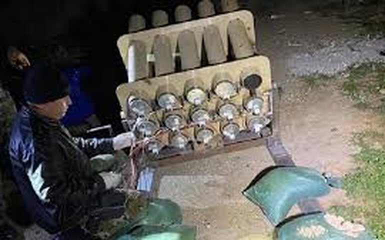 Base que abriga tropas dos EUA no Iraque é alvo de ataque com foguetes