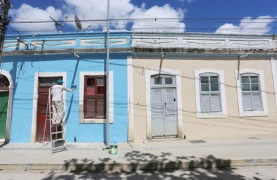 Prefeitura de Marechal inicia pintura das fachadas das casas do Largo da Matriz 
