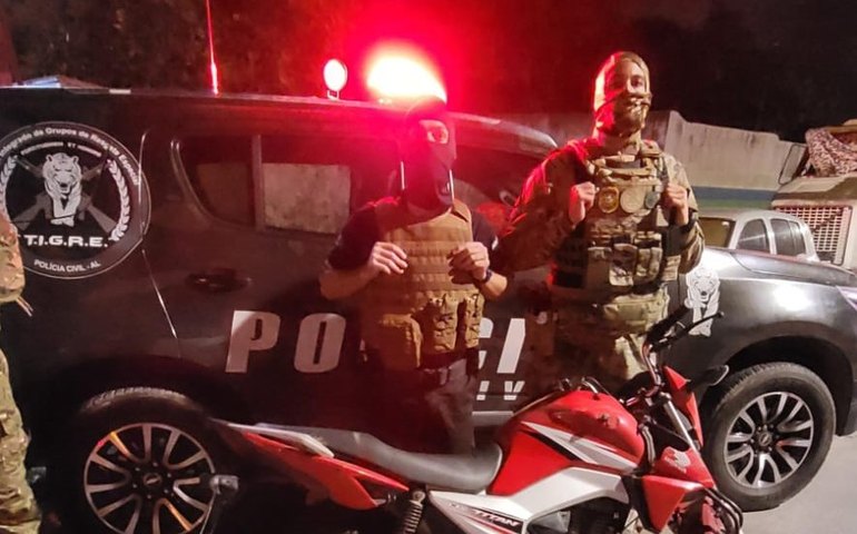 Polícia Civil recupera motocicleta roubada em Maceió