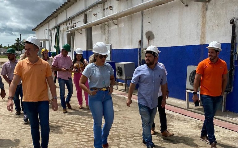 Unidade de Beneficiamento de Leite da CPLA recebe visita da Secretária de Agricultura de Alagoas