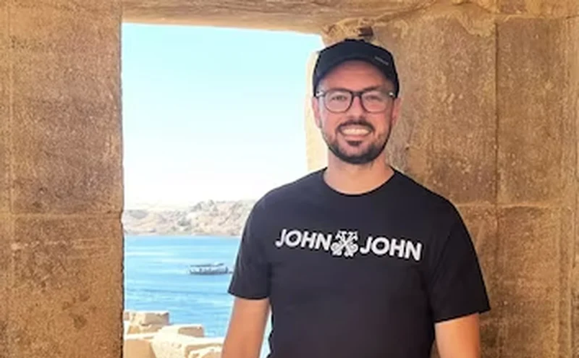 Polícia encontra sangue em carro de empresário achado morto em buraco de obra no Autódromo